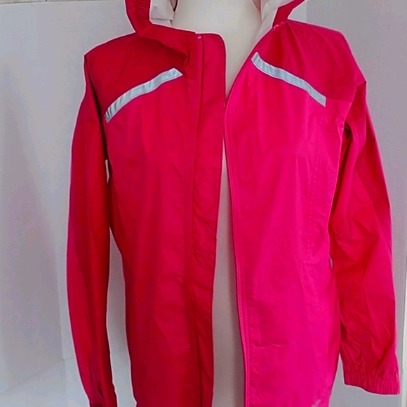L.L. Bean Other - L.L.Bean Hooded Pink Water Resistant Wind Jacket L